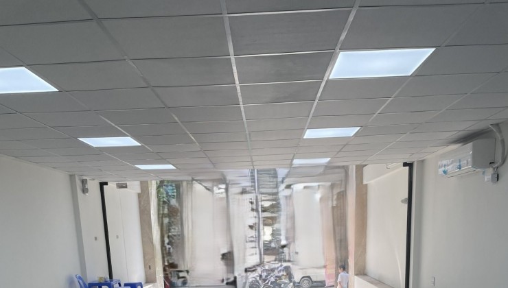 Cho thuê nhà mặt đường ngo 460 Khương Đình, Thanh Xuân, Hà Nội 60m2 , Mặt tiền 4,5m 8 triệu